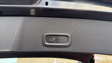 Volvo Xc40 2.0 T4 Momentum Pro 5dr AWD Geartronic Petrol Estate